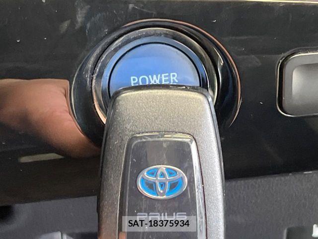 Toyota PRIUS 2017-02 4640436-4