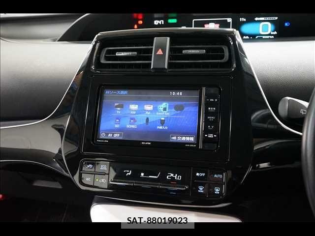 Toyota PRIUS 2016-09 4977595-10