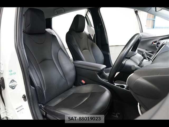 Toyota PRIUS 2016-09 4977595-16