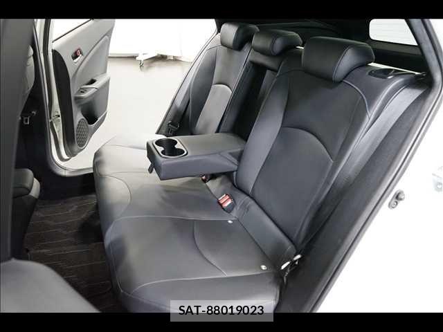Toyota PRIUS 2016-09 4977595-17