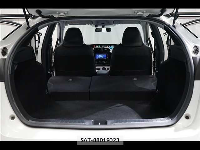 Toyota PRIUS 2016-09 4977595-18