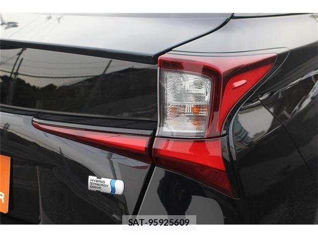 Toyota PRIUS 2019-02 4977490-13