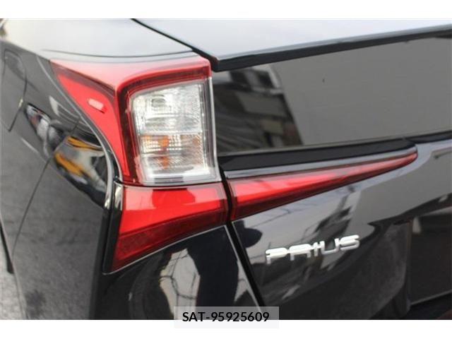 Toyota PRIUS 2019-02 4977490-14