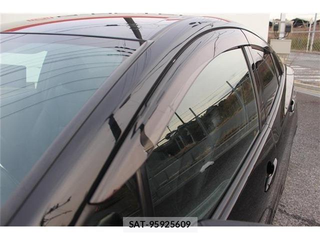 Toyota PRIUS 2019-02 4977490-18