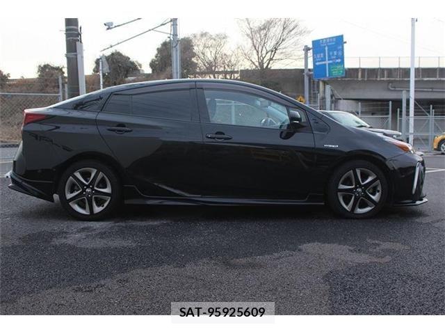 Toyota PRIUS 2019-02 4977490-3