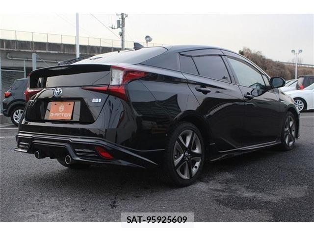 Toyota PRIUS 2019-02 4977490-4