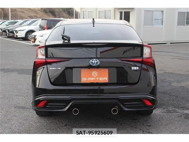 Toyota PRIUS 2019-02 4977490-5
