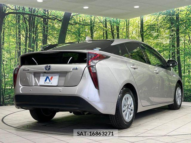 Toyota PRIUS 2018-09 4977718-17