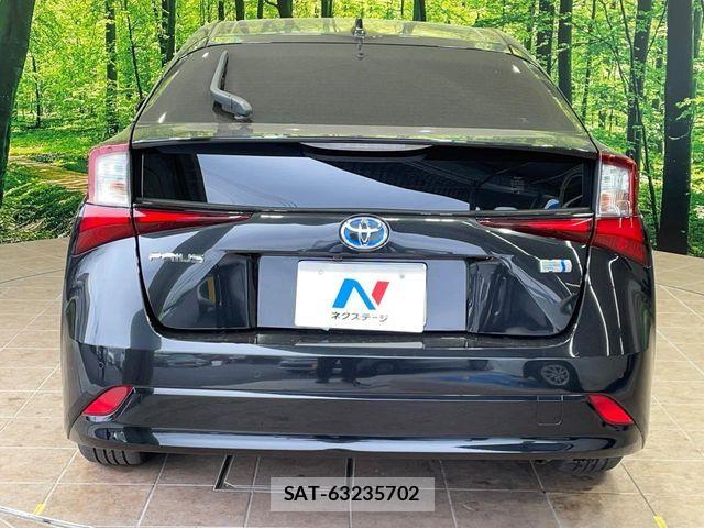 Toyota PRIUS 2021-11 4977424-14