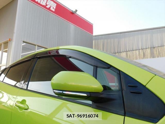 Toyota PRIUS 2018-12 4977556-15