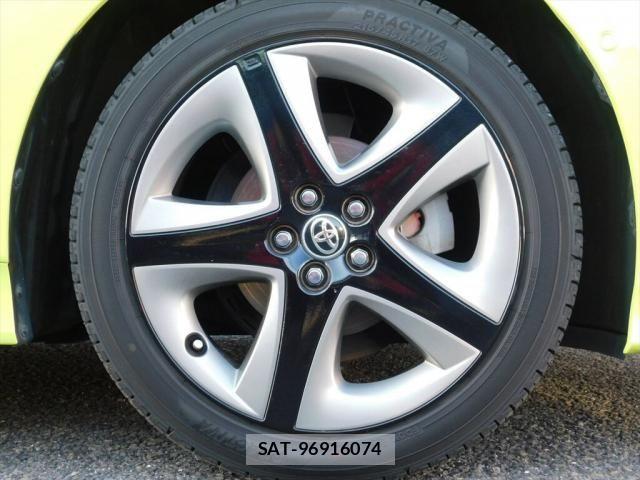 Toyota PRIUS 2018-12 4977556-22