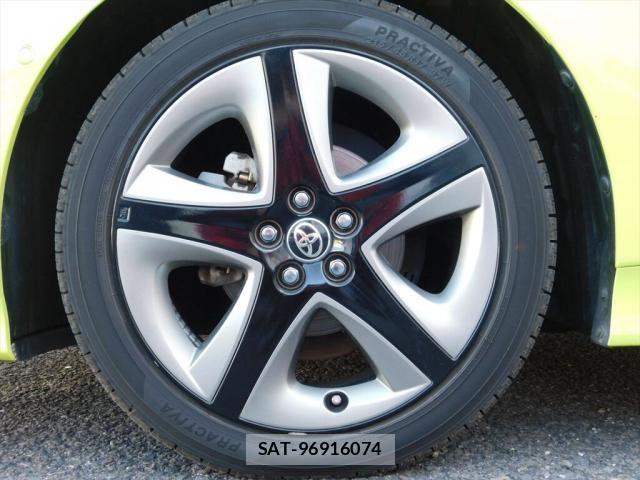 Toyota PRIUS 2018-12 4977556-24