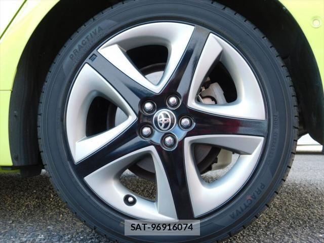 Toyota PRIUS 2018-12 4977556-25