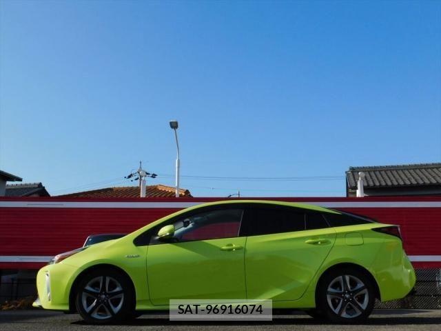 Toyota PRIUS 2018-12 4977556-3