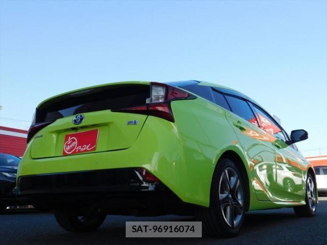 Toyota PRIUS 2018-12 4977556-7