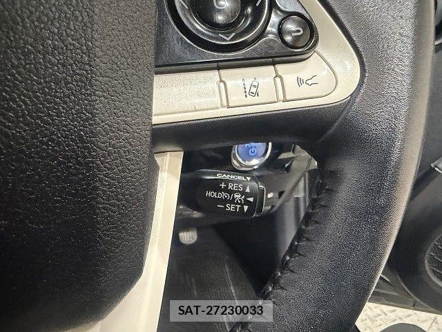 Toyota PRIUS 2016-01 4977572-16