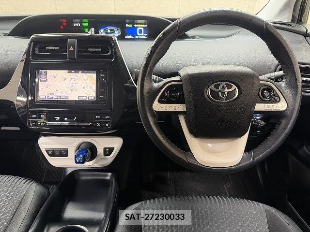 Toyota PRIUS 2016-01 4977572-1
