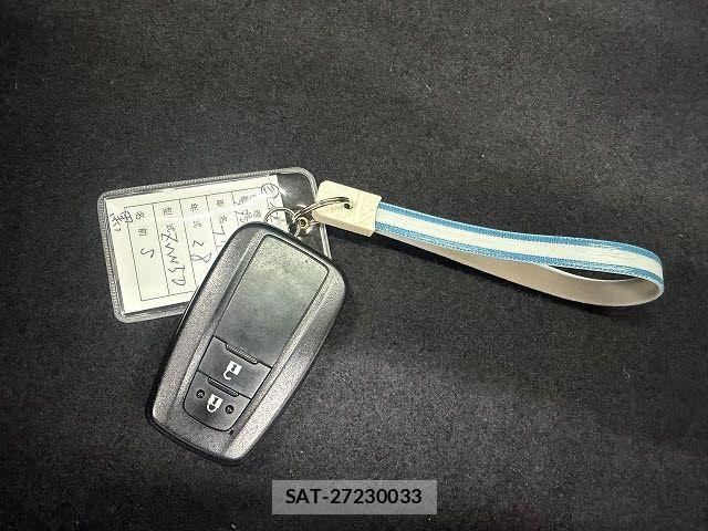 Toyota PRIUS 2016-01 4977572-19