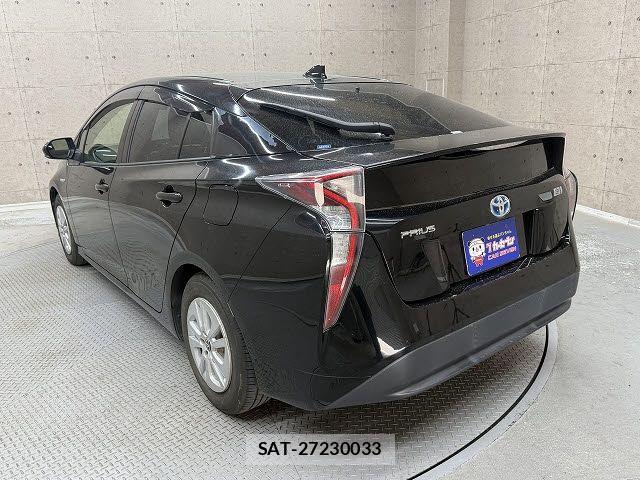 Toyota PRIUS 2016-01 4977572-2