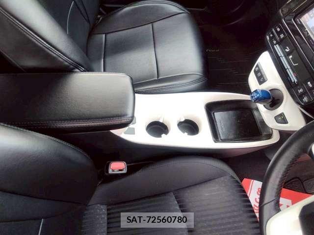 Toyota PRIUS 2016-02 5875808-12