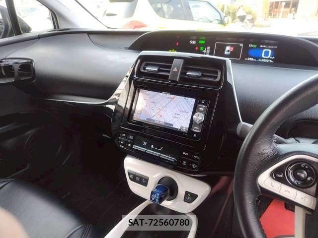 Toyota PRIUS 2016-02 5875808-14