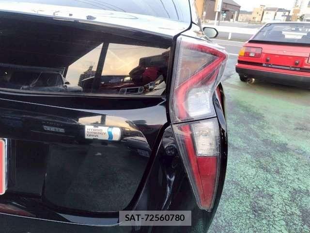 Toyota PRIUS 2016-02 5875808-21