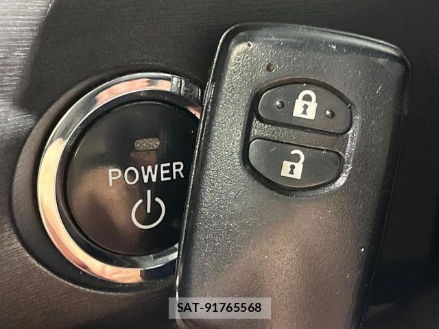 Toyota PRIUS 2010-05 5875867-4