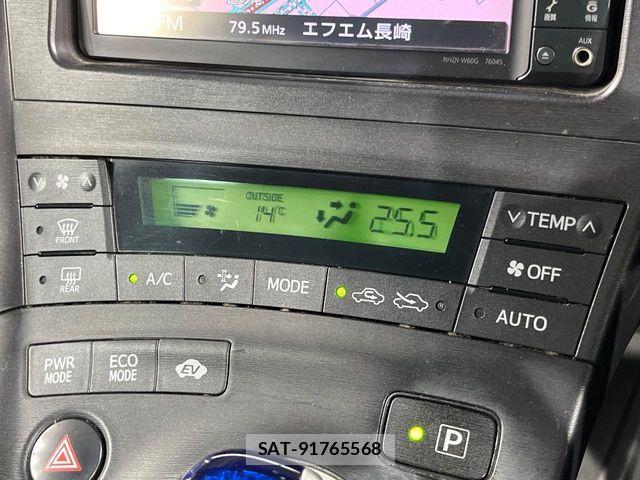 Toyota PRIUS 2010-05 5875867-5
