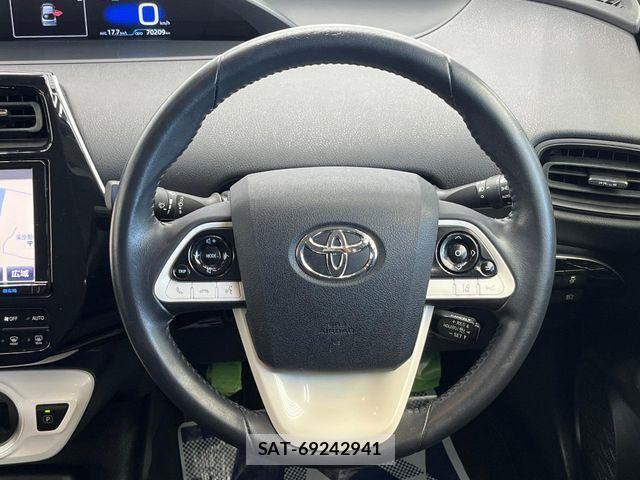 Toyota PRIUS 2016-06 5875738-10