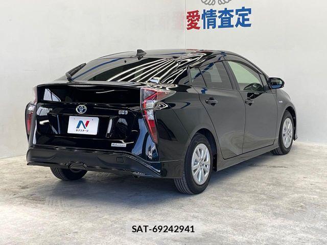 Toyota PRIUS 2016-06 5875738-16