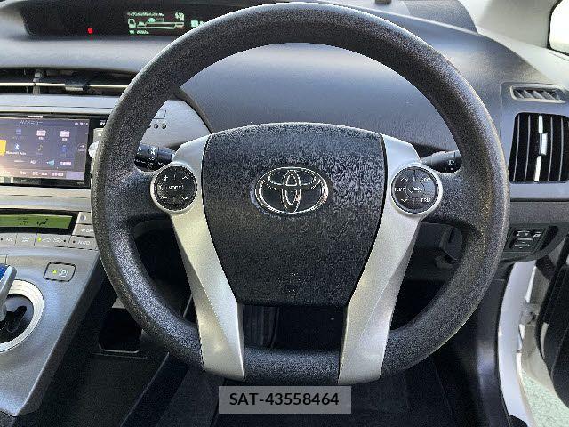Toyota PRIUS 2015-03 5875832-13
