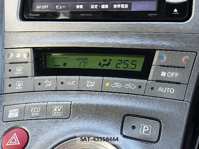 Toyota PRIUS 2015-03 5875832-14