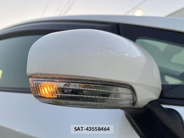 Toyota PRIUS 2015-03 5875832-24