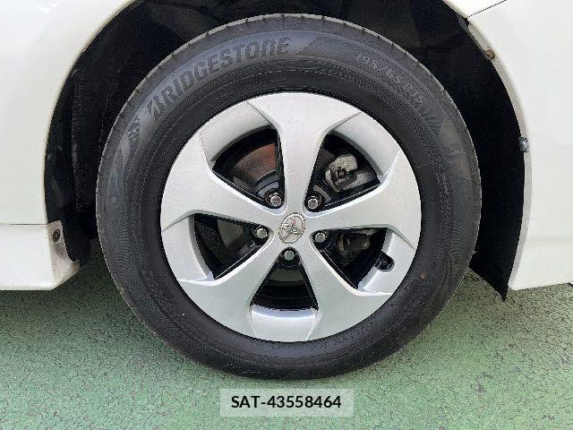 Toyota PRIUS 2015-03 5875832-26