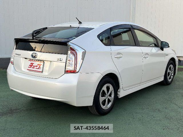 Toyota PRIUS 2015-03 5875832-2