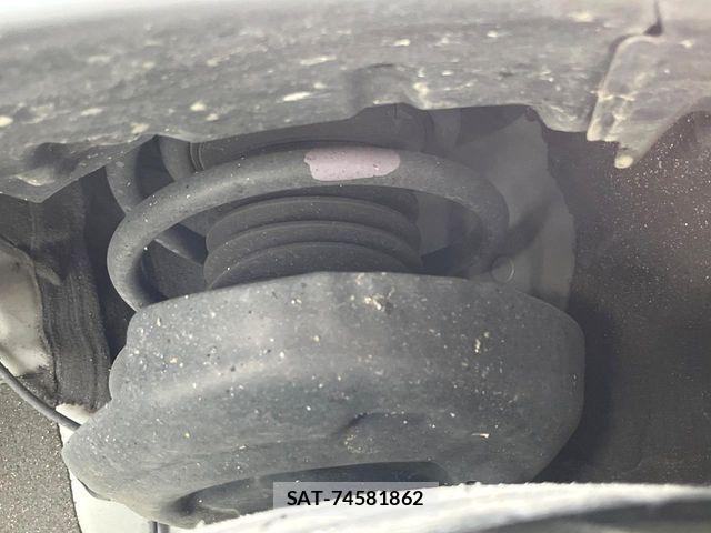 Toyota PRIUS 2024-09 5875610-19