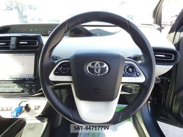 Toyota PRIUS 2015-02 5875816-12