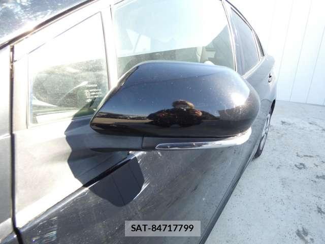 Toyota PRIUS 2015-02 5875816-26