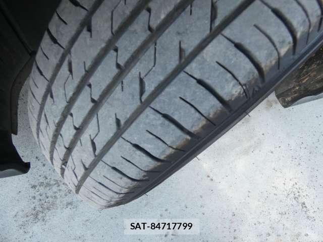 Toyota PRIUS 2015-02 5875816-28