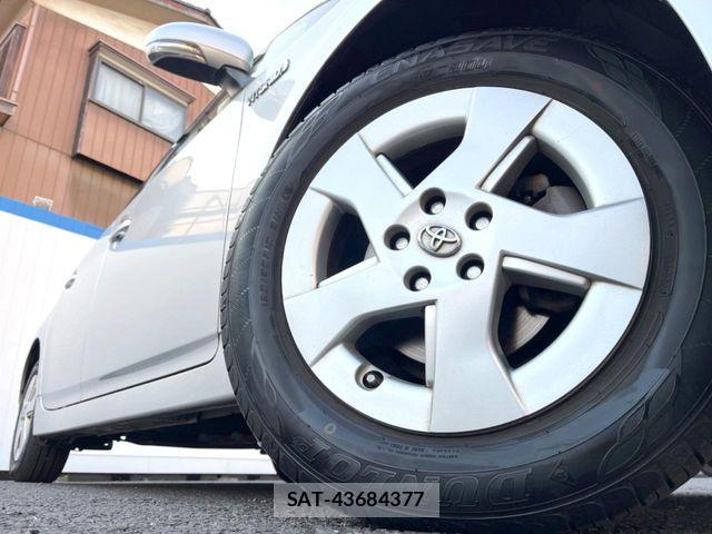 Toyota PRIUS 2011-05 6016472-10