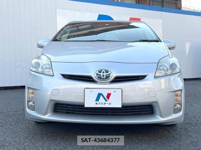Toyota PRIUS 2011-05 6016472-12