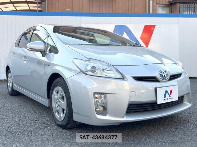 Toyota PRIUS 2011-05 6016472-14