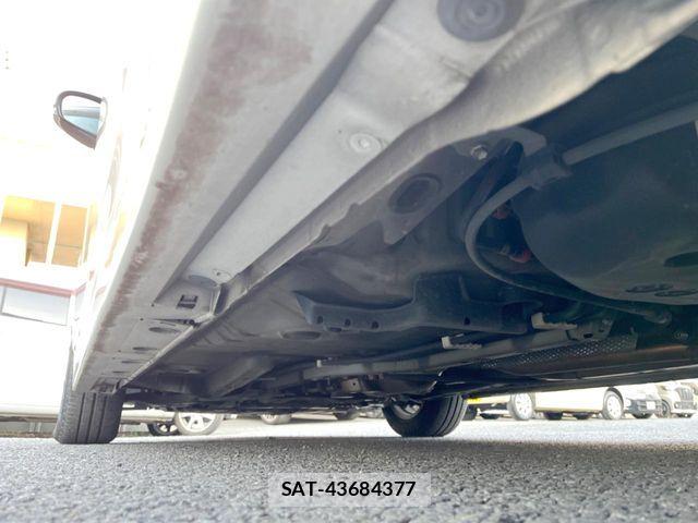 Toyota PRIUS 2011-05 6016472-18