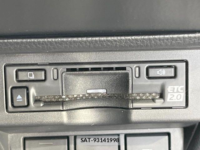 Toyota PRIUS 2023-06 6016217-6