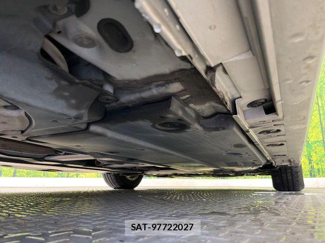 Toyota PRIUS 2018-11 6135550-18