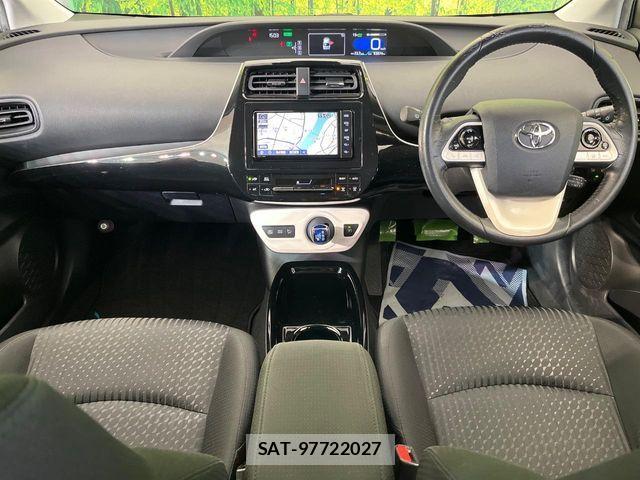 Toyota PRIUS 2018-11 6135550-1