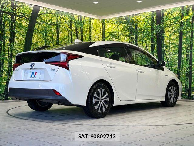 Toyota PRIUS 2019-03 6218447-16