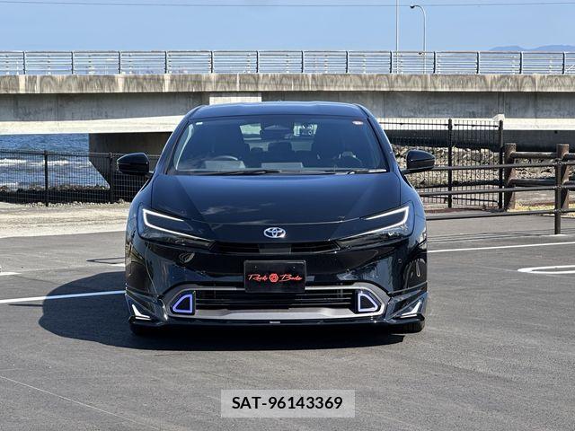 Toyota PRIUS 2023-08 6218428-18