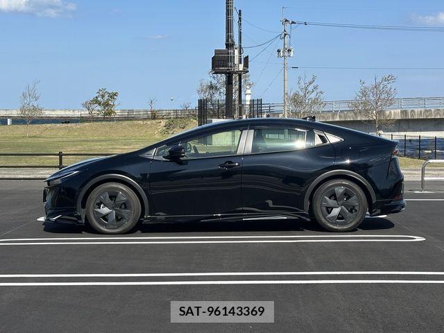 Toyota PRIUS 2023-08 6218428-21