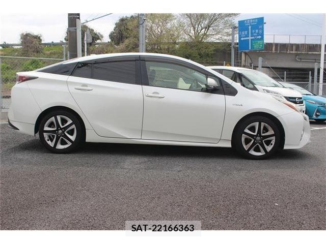 Toyota PRIUS 2016-11 6218534-10